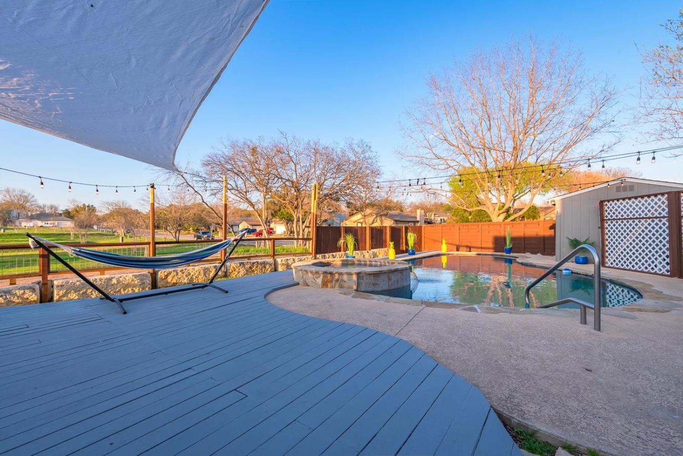 Stunning Pool Overlooking Golf Course & Game Room سان أنطونيو المظهر الخارجي الصورة
